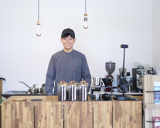 コーヒーで旅する日本／四国編｜エスプレッソとネルドリップの二刀流で、宇和島に新たなコーヒーカルチャーを発信。「宿と珈琲 太陽と月」