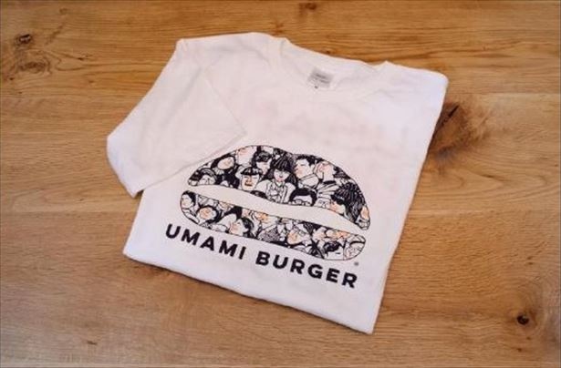 開業 1 周年記念ノベルティのオリジナルTシャツも600人にプレゼント！