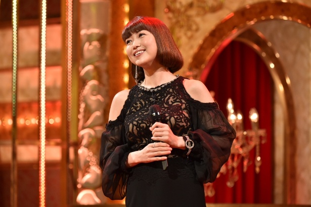 妊娠6カ月の新妻は、対戦者と「万全の状態で戦えないのは失礼」といった理由から王座の返還を決意した