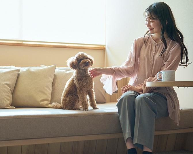 「星野リゾート」42施設で愛犬旅のために宿泊規約が改定。混合ワクチンの接種要件緩和のほか、渡航犬の宿泊も可能に