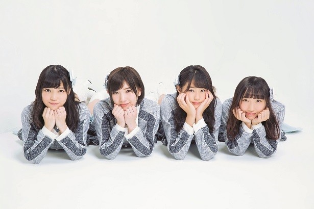 【写真を見る】キャプテン・岡田奈々や瀧野由美子らメンバー4人のオリジナル撮り下ろしSHOT!