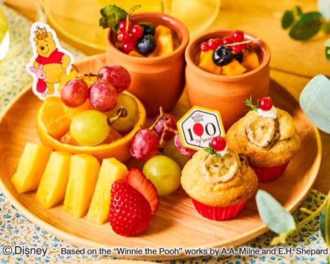 横浜赤レンガで「くまのプーさん」原作100周年記念イベントが開催！Disney HARVEST MARKETの特別メニューやグッズを紹介