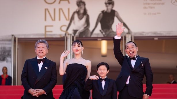 『箱の中の羊』は、是枝裕和監督がカンヌ国際映画祭コンペティション部門に出品する8作品目の作品