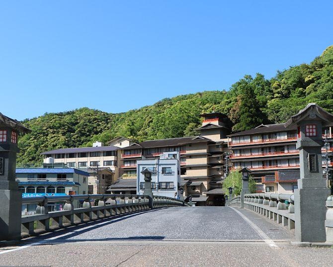 絶景露天風呂×山陰の美味食材！鳥取「三朝薬師の湯 万翠楼」で癒やしのひと時を過ごそう