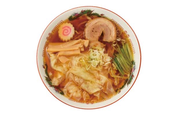鶏ガラをベースに煮干しなどの魚介を合わせたスープがクリアな味わいの「醤油ワンタン麺」(800円)