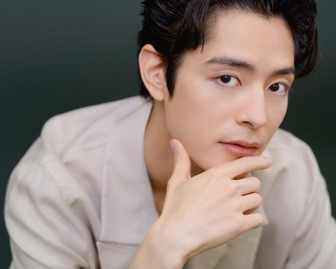 塩野瑛久、最新作で有村架純の夫役に。複雑な役どころの裏側と「“趣味”として俳優を続けていきたい」と話す真意