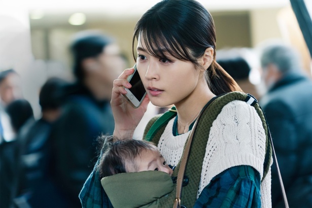 夫の横領を知った二児の母・和歌子(有村架純)