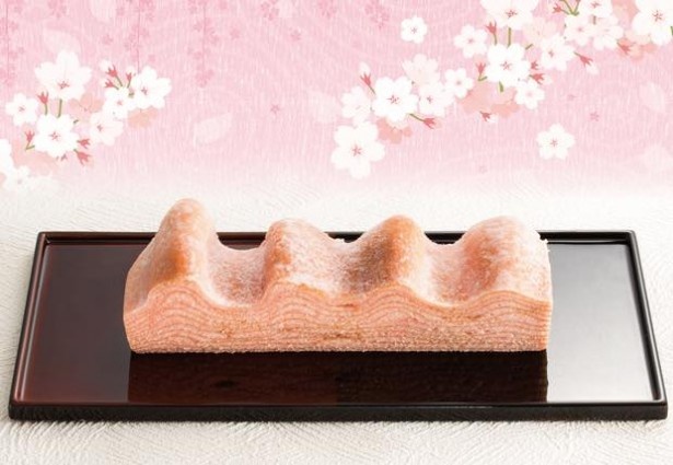 春恒例の期間限定品「桜の国のマウントバーム」(1本入り 756円)※他詰合せ有り