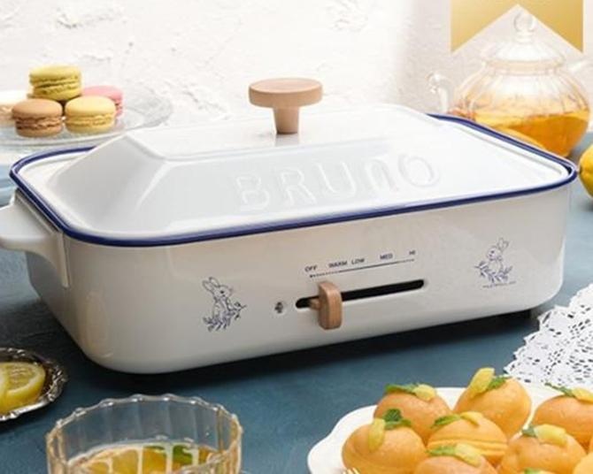 WEB限定・ピーターラビット(TM)×BRUNO「ホットプレート」で毎日の食卓が絵本のワンシーンに。ホーロー風の100台限定モデルも