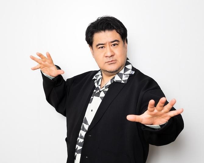 小手伸也、舞台初主演作で演じるのは“妖精おじさん”!?自己顕示欲と承認欲求を抱え「僕だけがずっと難色を示していた」