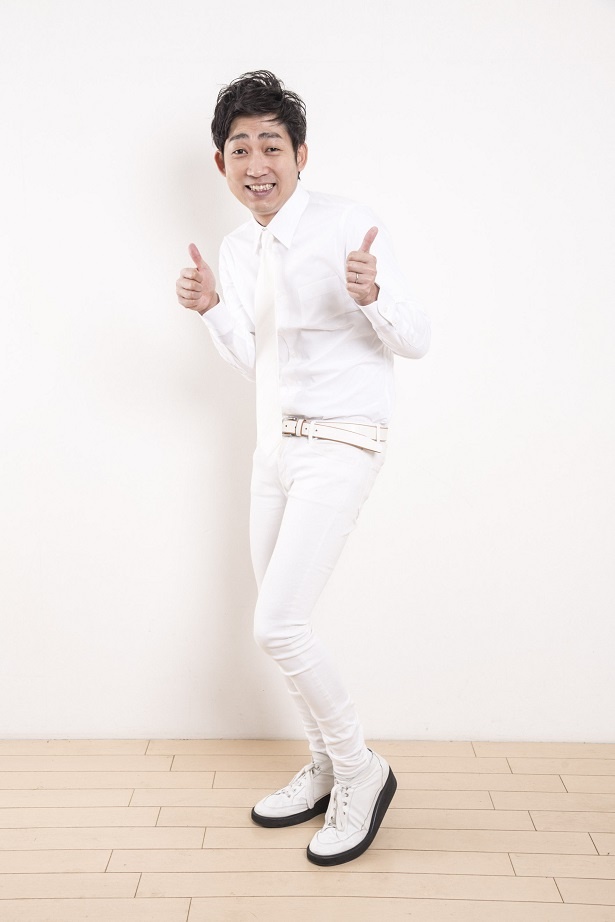 15年も真っ白な衣装を着続けている石田さん