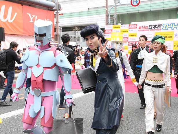 盛大なコスプレパレード