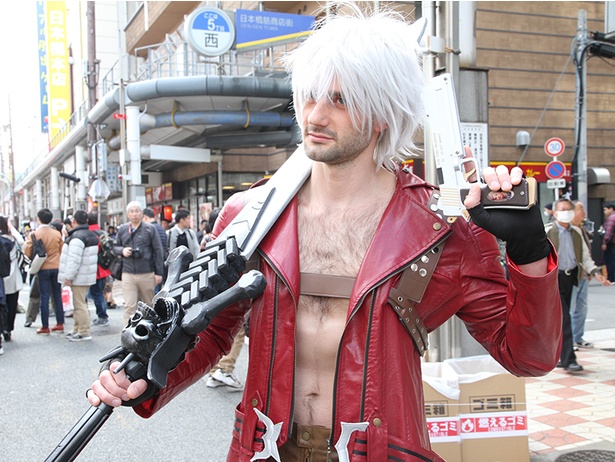 日本橋ストリートフェスタにコスプレーヤー集結