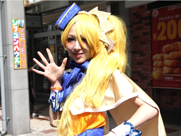 日本橋ストリートフェスタにコスプレーヤー集結