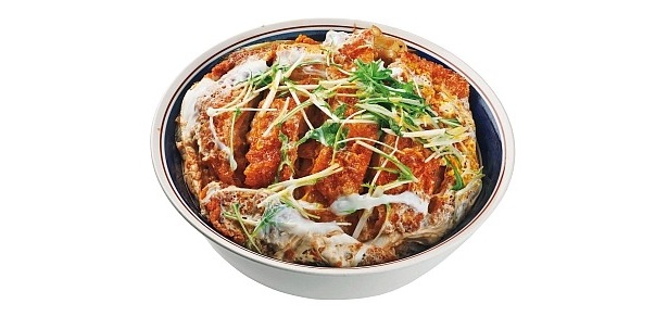 ｢ジャンボチキンかつ丼｣は、総重量約1.7キロの男メシ！(1450円/お食事処 上州屋)