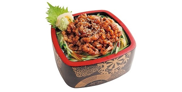 具材・ごはん共に大盛り。アナゴ1本がてんこ盛り！｢刻み穴子丼(具大盛り)｣(950円/鮨まぐろ一家)