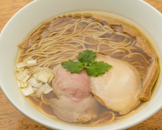 【福岡】地鶏と魚介の旨味が幾重にも！期待の新星「はや川」の醤油ラーメン