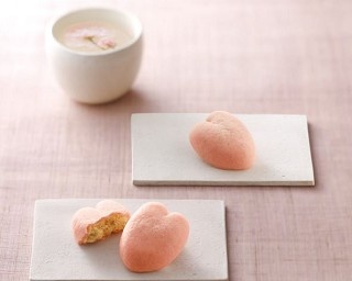 お花見で大活躍！京菓子「鼓月」の桜香る春色スイーツ