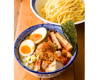 【福岡】高濃度の魚介系豚骨と辛魚粉がヤミツキ！「麺や 兼虎」のつけ麺