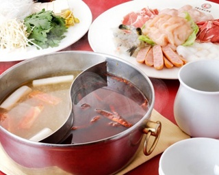 舌が痺れるほど！福岡の激辛好きがリピートする本格四川料理店「中国大明火鍋城」
