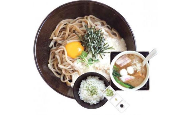東海Walker×人気店がコラボ! 新感覚「デュアル麺ラーメン」