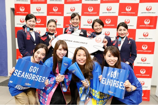 試合後、特別に記念撮影！あらゆるイベントを用意して楽しませてくれる