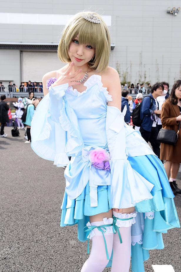 「アイドルマスター シンデレラガールズ」の高垣楓に扮する桐生あかりさん