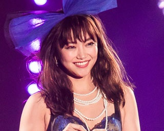 【写真特集】モデル・愛菜ら、セクシーなランジェリー姿でランウェイを披露！