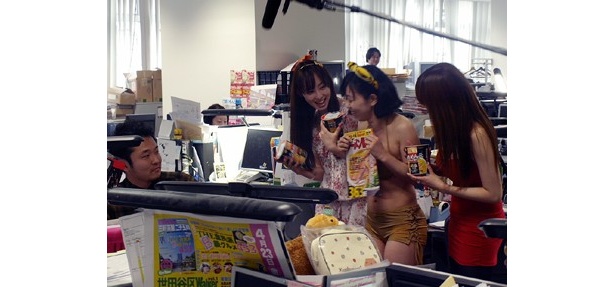 急に入ってきた3人にびっくりしながらも、みんなうれしそう