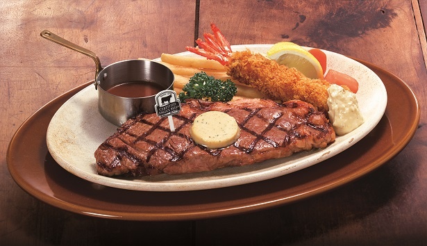 ステーキとエビフライのコンビネーションが楽しめる「ロイヤルアンガスサーロインステーキ＆天然海老フライ」(225グラム・3326円)