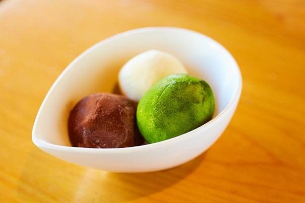 コーヒーと一緒に食べるのがオススメ！「しょこらだま」(360円)