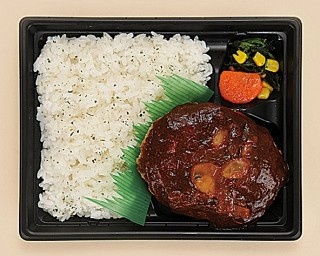 ファミリーマートのハンバーグ弁当とカルビ重がリニューアル！
