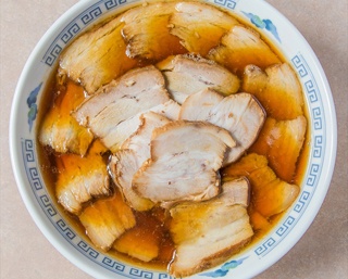 チャーシューの数だけ幸せになれる！ 福島のお肉盛りラーメン6選