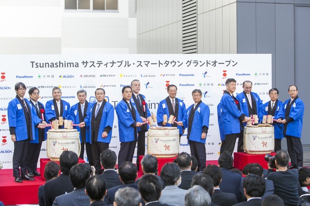 2018年3月26日、パナソニック(株)代表取締役の津賀一宏氏を中心に関係各企業のトップによる鏡開きが行われた