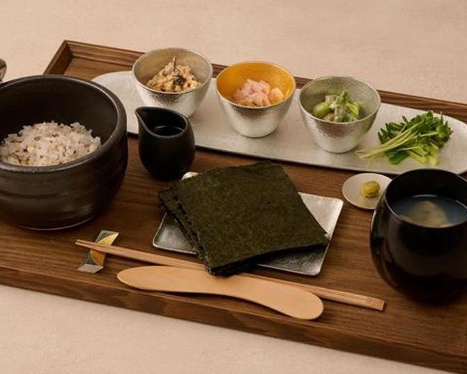 福井県の大本山永平寺に新名所が誕生！能作が手がけるカフェ「EIHEIJI CAFE」で、ヴィーガン料理やお守りづくりを満喫