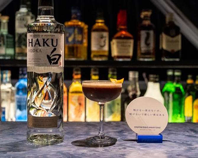今の気持ちをカクテルに。渋谷で出合う「グラスと歌詞のコトバ」の新しいBAR体験