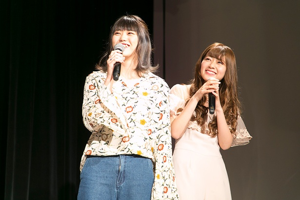 TCFクリエイターのよしかわなみ(左)、まゆちむ(右)