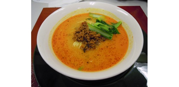 「トゥーランドット」の芝麻担々麺1260円。ゴマの風味が後を引き、ついスープを飲み干してしまう