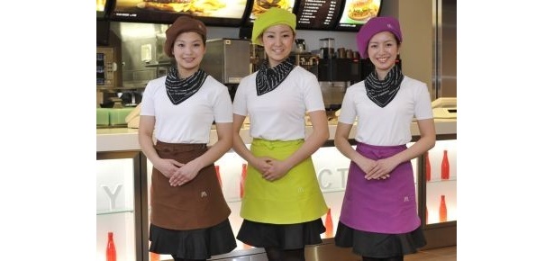 クルーのユニフォームもオシャレに変化