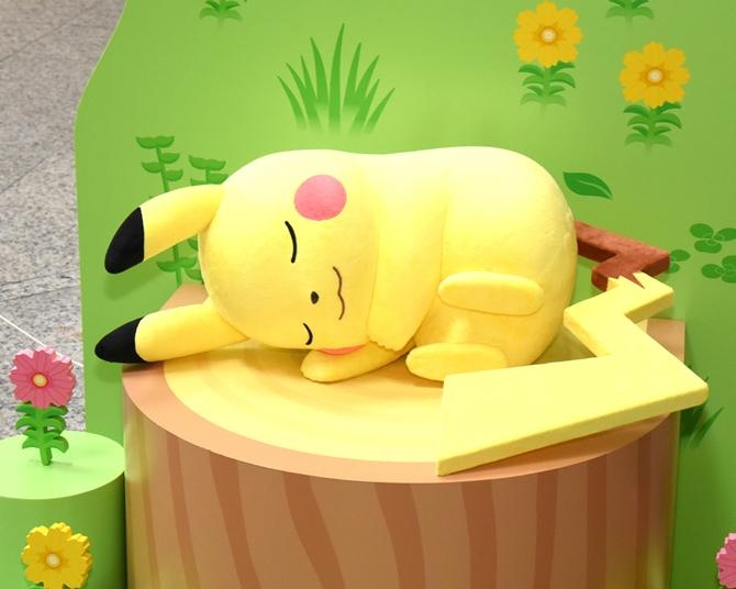 気持ちよく眠るポケモンたちがずらり…限定グッズやガチャ、お昼寝回復も体験できる『Pokémon Sleep』3周年イベントが横浜で開催中