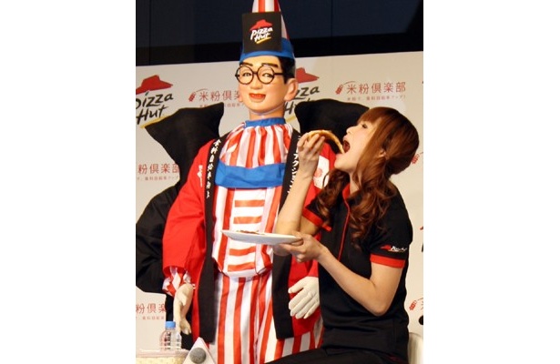 相変わらず食べっぷりのいいギャル曽根