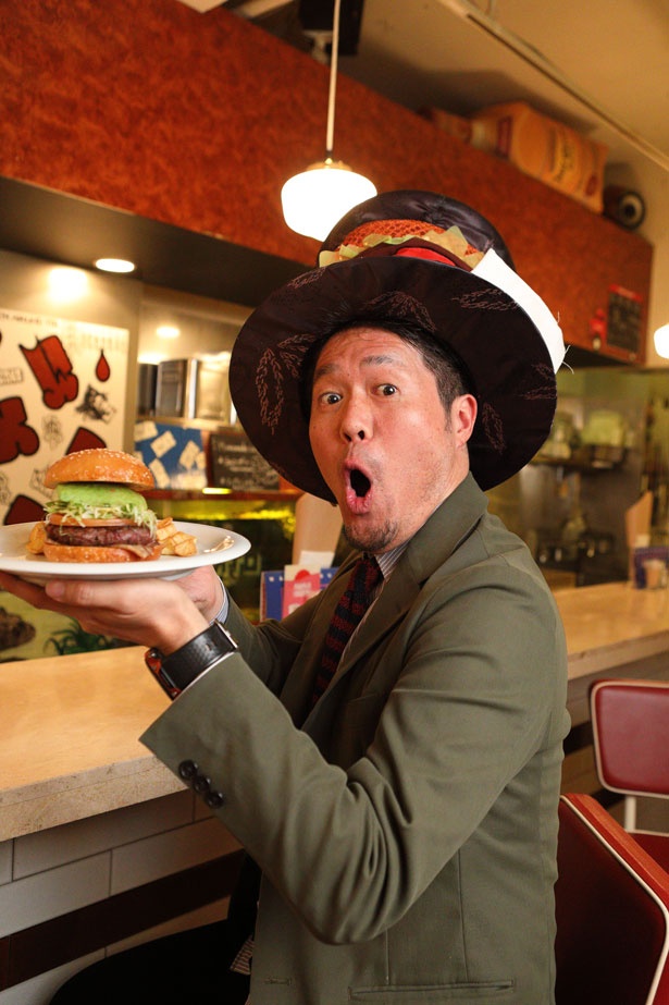 「これが兵庫県ナンバーワンに輝いたハンバーガー！　ビジュアルから美しい！」