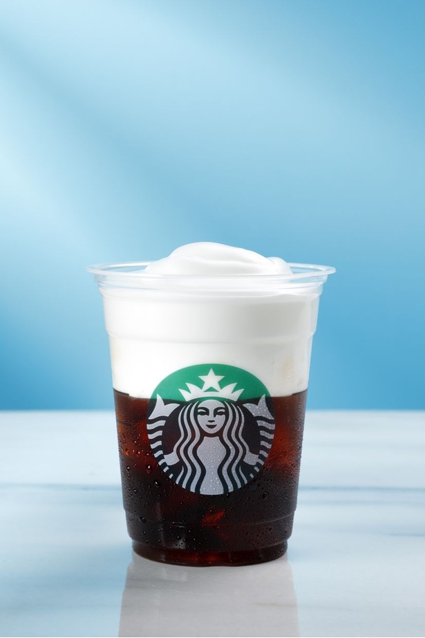 7月2日(月)から9月30日(日)まで販売される 「コールドブリュー ムース フォーム ヘーゼルナッツ」(Tall 税抜430円)は、ミルクフォームと「コールドブリュー コーヒー」の相性がばっちり
