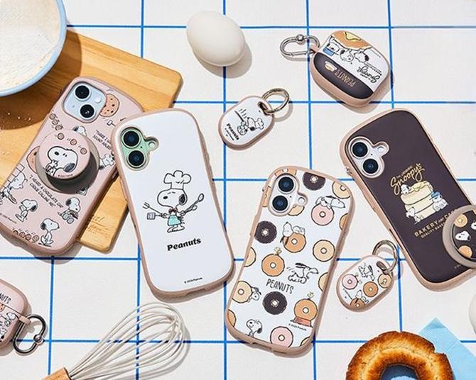 テーマは“カフェ”！コック姿のスヌーピーなどをデザインしたモバイルアクセサリーが「iFace」から新発売