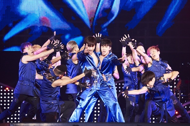東方神起2人の、本当の意味での再始動曲であり代表曲。東方神起とファンが共鳴する。圧巻のパフォーマンスを目にし、会場の掛け声が一丸となる様子は、鳥肌ものである