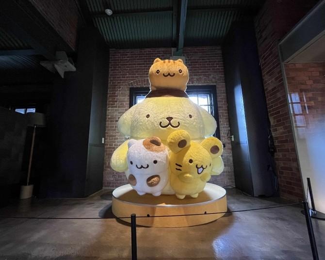 「ポムポムプリン×横浜赤レンガ倉庫」30周年コラボの現地レポ！限定ノベルティの獲得方法＆フォトスポットを紹介
