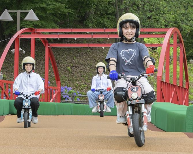 【1泊2日モデルコース】秋の連休は「モビリティリゾートもてぎ」を拠点に家族旅行！子どもの成長と秋の恵みを大満喫するドライブ旅