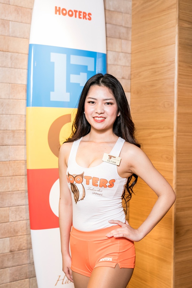 ミス フーターズジャパン コンテスト2018に出場する、HOOTERS福岡店のSATOMIさん