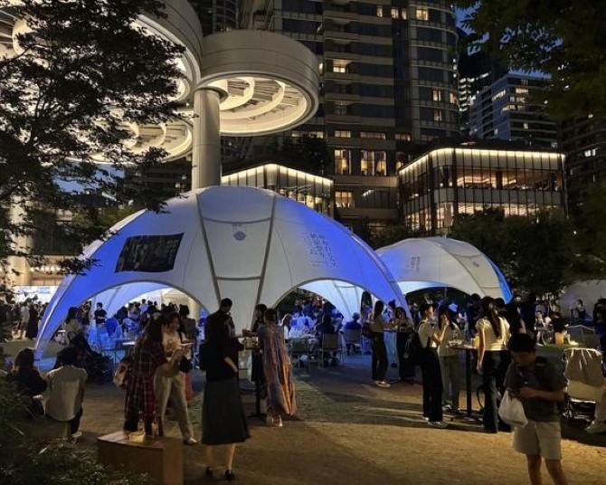 「麻布台ヒルズ 納涼祭り 2026」でワンランク上の夏祭りを体験してきた！洗練された空間や名店の屋台グルメを堪能