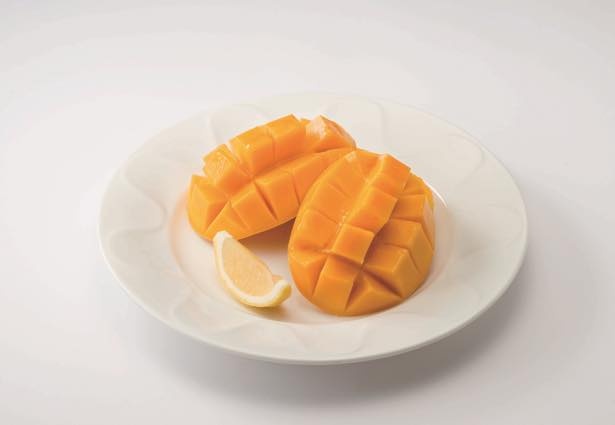 なめらかでとろける完熟食感のフレッシュマンゴーを丸ごと味わうなら「フィリピンマンゴー(484円)」